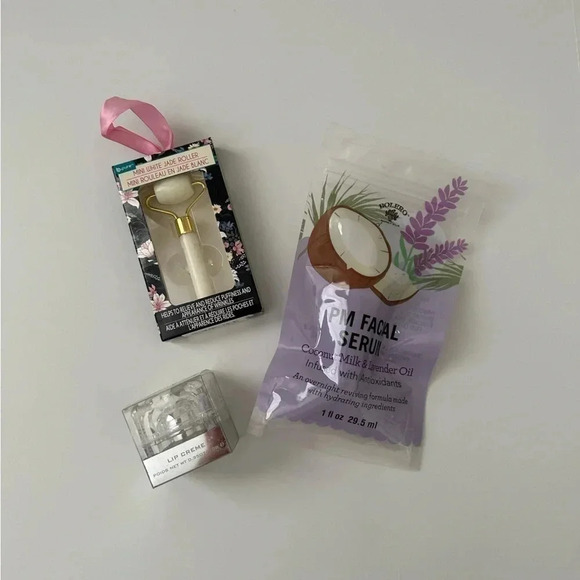 Crème de la cube lip cream, mini jade roller, PM Facial Serum - Picture 1 of 7